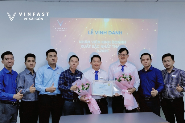 VF SÀI GÒN VINH DANH KHEN THƯỞNG TƯ VẤN BÁN HÀNG XUẤT SẮC THÁNG 8